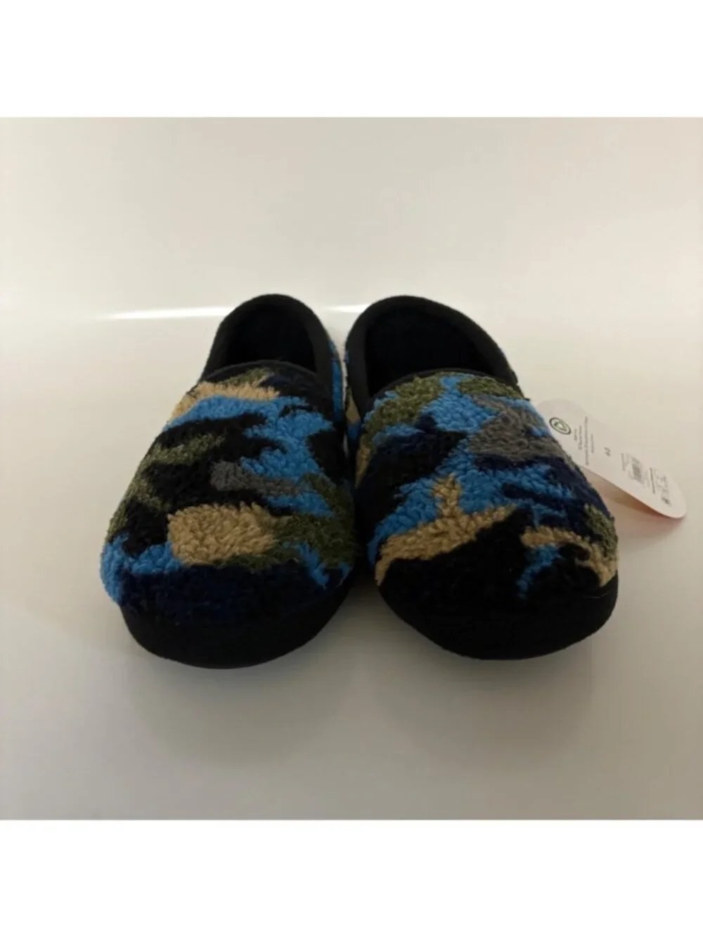 Wonder Nation BYB Black Blue Camo Fuzzy Slippers Boys Size 4-5 Slip On NEW
